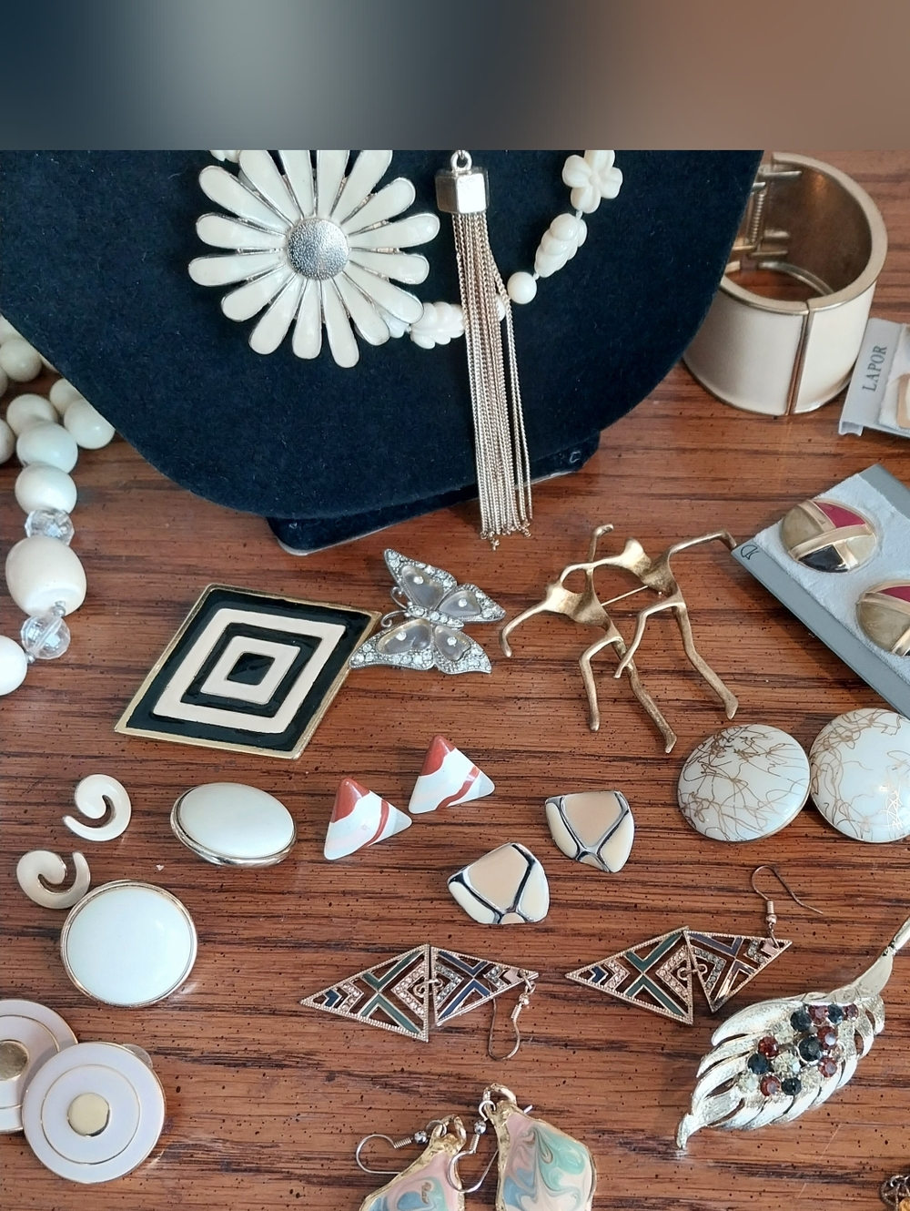 Vintage Gold and Red Jewelry Set with Mixed Gold-Tone Jewelry - Picture 5 of 9